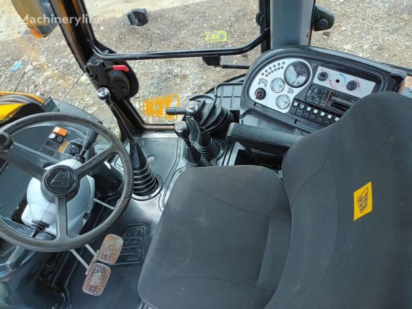 Buldoexcavator JCB 3sh