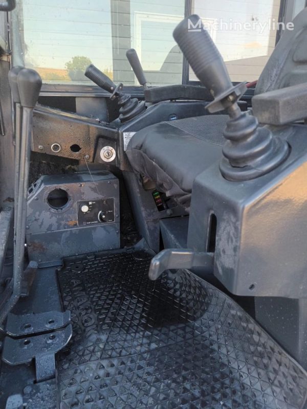 Miniexcavator Bobcat 325