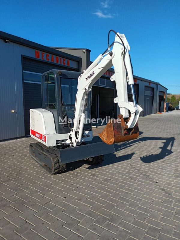 Miniexcavator Bobcat 325