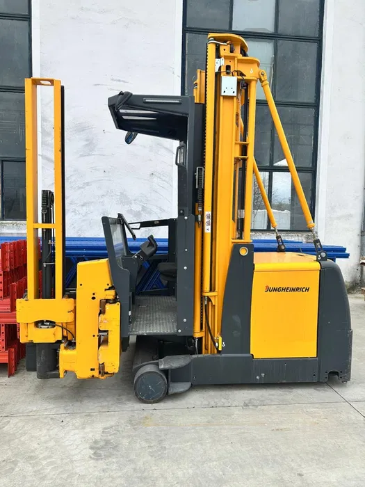 Stivuitor lateral JUNGHEINRUCH EKX 410