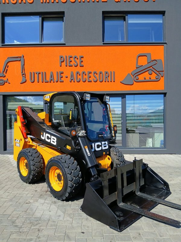 WhatsApp Image 2026-09-14 at 16.35.18 (1) Miniîncărcător JCB T250 de vânzare | 1000 ore |