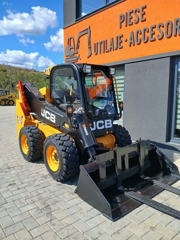 WhatsApp Image 2026-09-14 at 16.35.18 (3) Miniîncărcător JCB T250 de vânzare | 1000 ore |