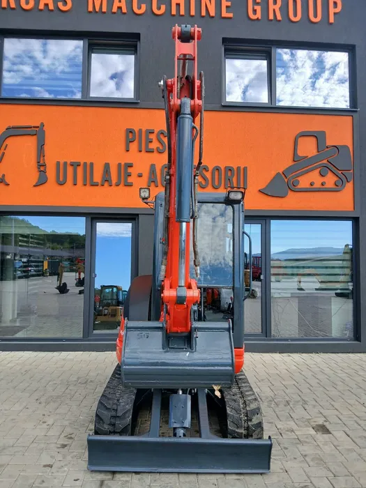 image - 2026-09-09T000526.382 Miniexcavator Kubota KX61 – 2,7 tone, 2 cupe