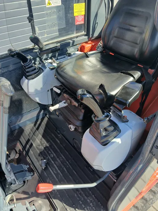 image - 2026-09-09T000528.658 Miniexcavator Kubota KX61 – 2,7 tone, 2 cupe