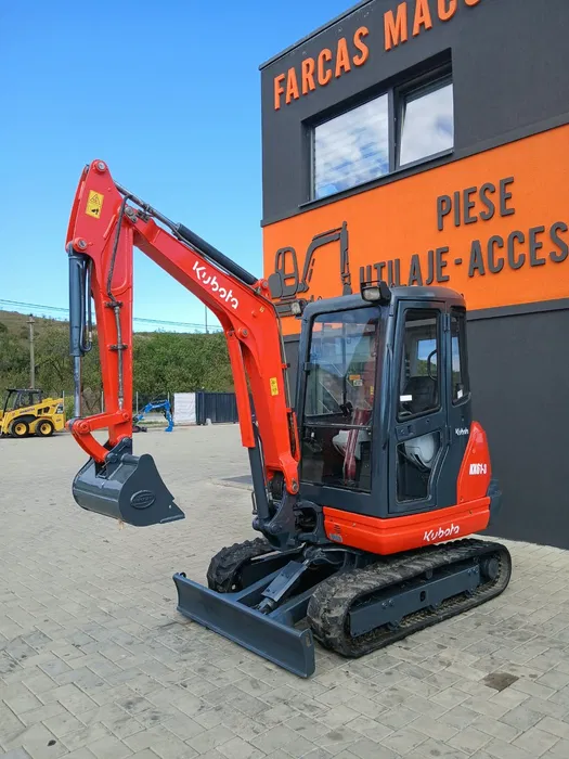 image - 2026-09-09T000530.838 Miniexcavator Kubota KX61 – 2,7 tone, 2 cupe