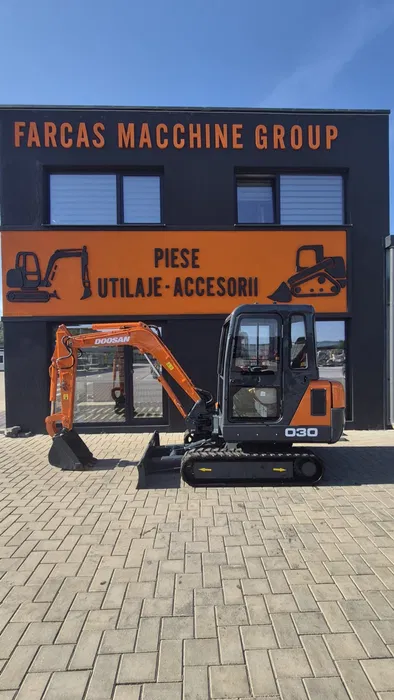 Miniexcavator Doosan 3 tone an 2006 – pregătit de lucru