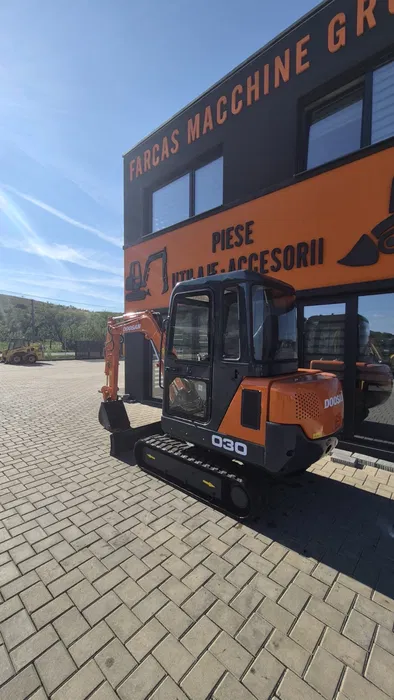 Miniexcavator Doosan 3 tone an 2006 – pregătit de lucru