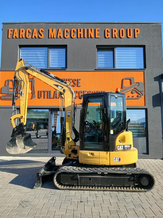 Excavator Caterpillar 305 – 5000 kg, fabricație 09/2018, 3 cupe