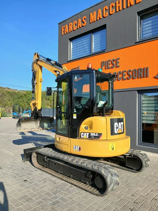 Excavator Caterpillar 305 – 5000 kg, fabricație 09/2018, 3 cupe
