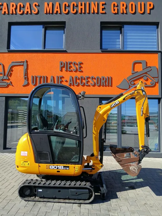image - 2026-09-09T172920.287 Miniexcavator JCB 8018 an 2011 – 2 tone, 3 cupe, șenile noi