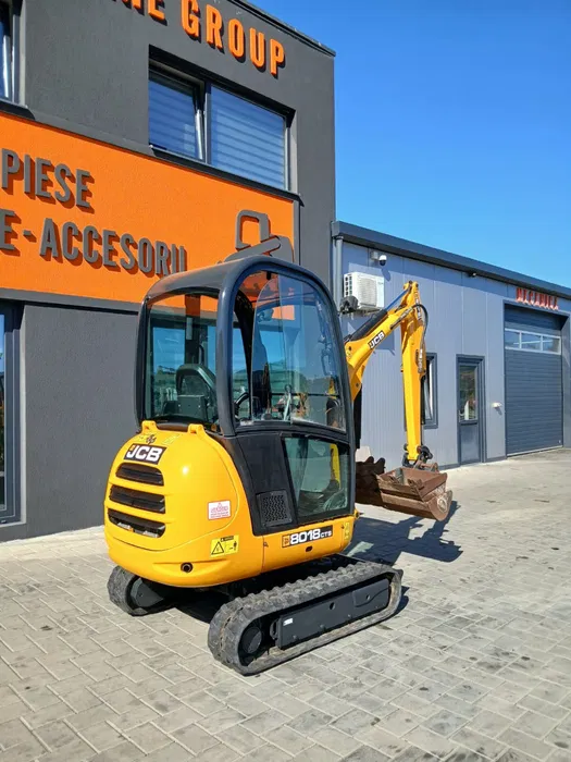 image - 2026-09-09T172938.394 Miniexcavator JCB 8018 an 2011 – 2 tone, 3 cupe, șenile noi
