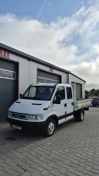 Iveco Daily 35C12 Basculabil 3 părți – 7 locuri, motor 2.3L
