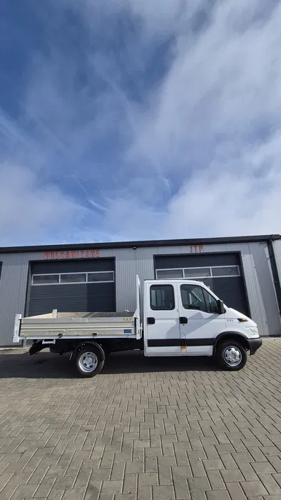 Iveco Daily 35C12 Basculabil 3 părți – 7 locuri, motor 2.3L