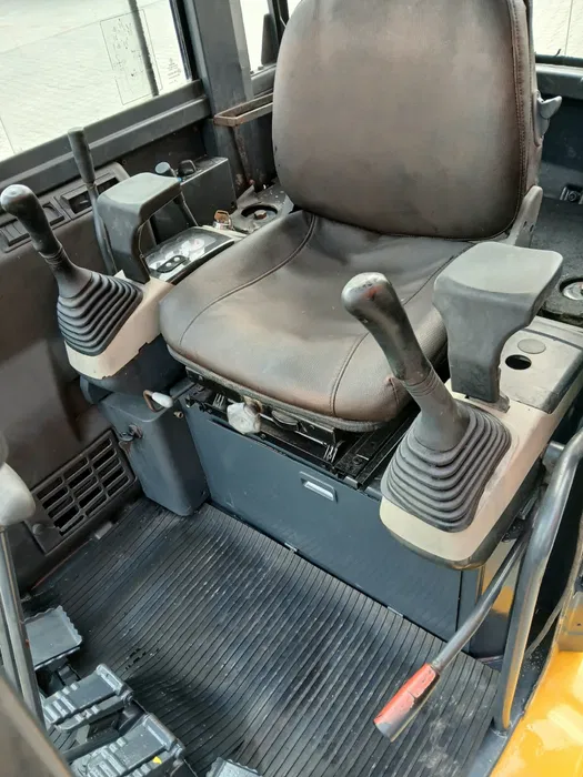 Miniexcavator komatsu PC35