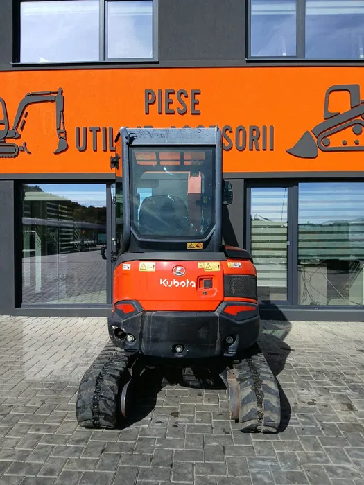Kubota U27-4 – 2.600 kg – 2 cupe
