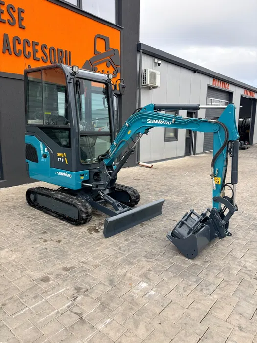 image (2) Miniexcavator Sunward SWE17F 2023 – 1780 kg – 3 cupe + cuplă rapidă