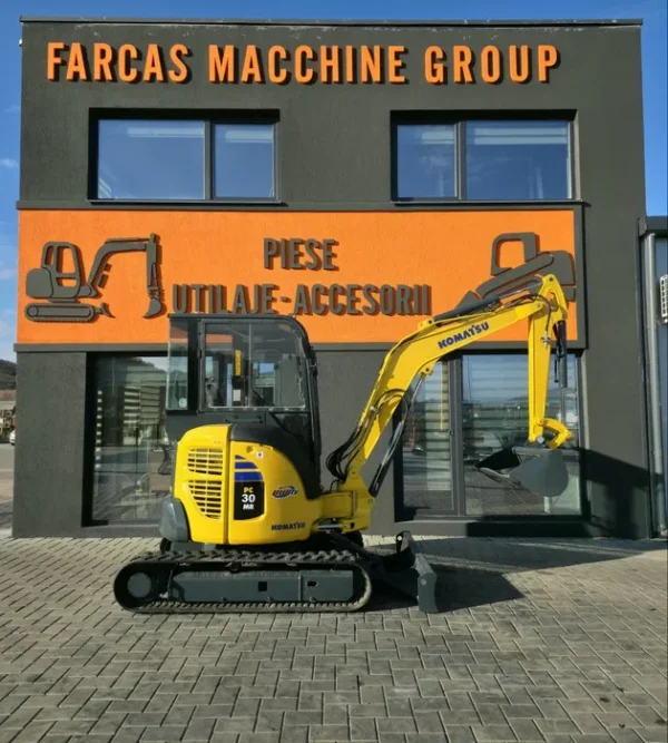 image Komatsu PC30MR 3200 kg
