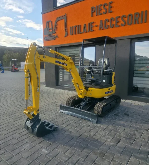 image (4) Miniexcavator KOMATSU PC16RH – 2 cupe