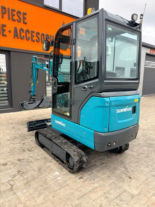 image (5) Miniexcavator Sunward SWE17F 2023 – 1780 kg – 3 cupe + cuplă rapidă
