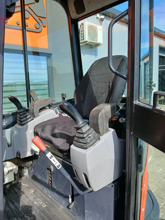 Kubota U27-4 – 2.600 kg – 2 cupe